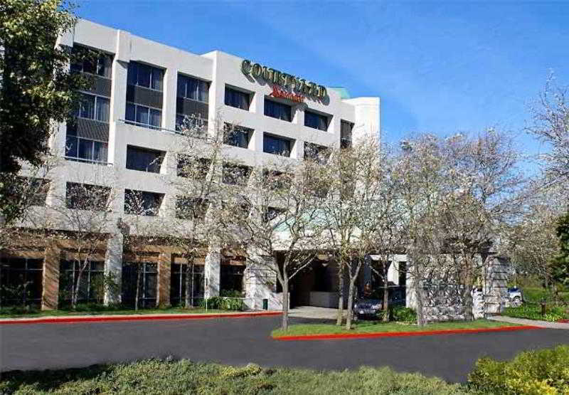 Courtyard By Marriott Richmond Berkeley Hotel Exterior foto