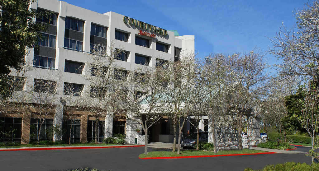 Courtyard By Marriott Richmond Berkeley Hotel Exterior foto